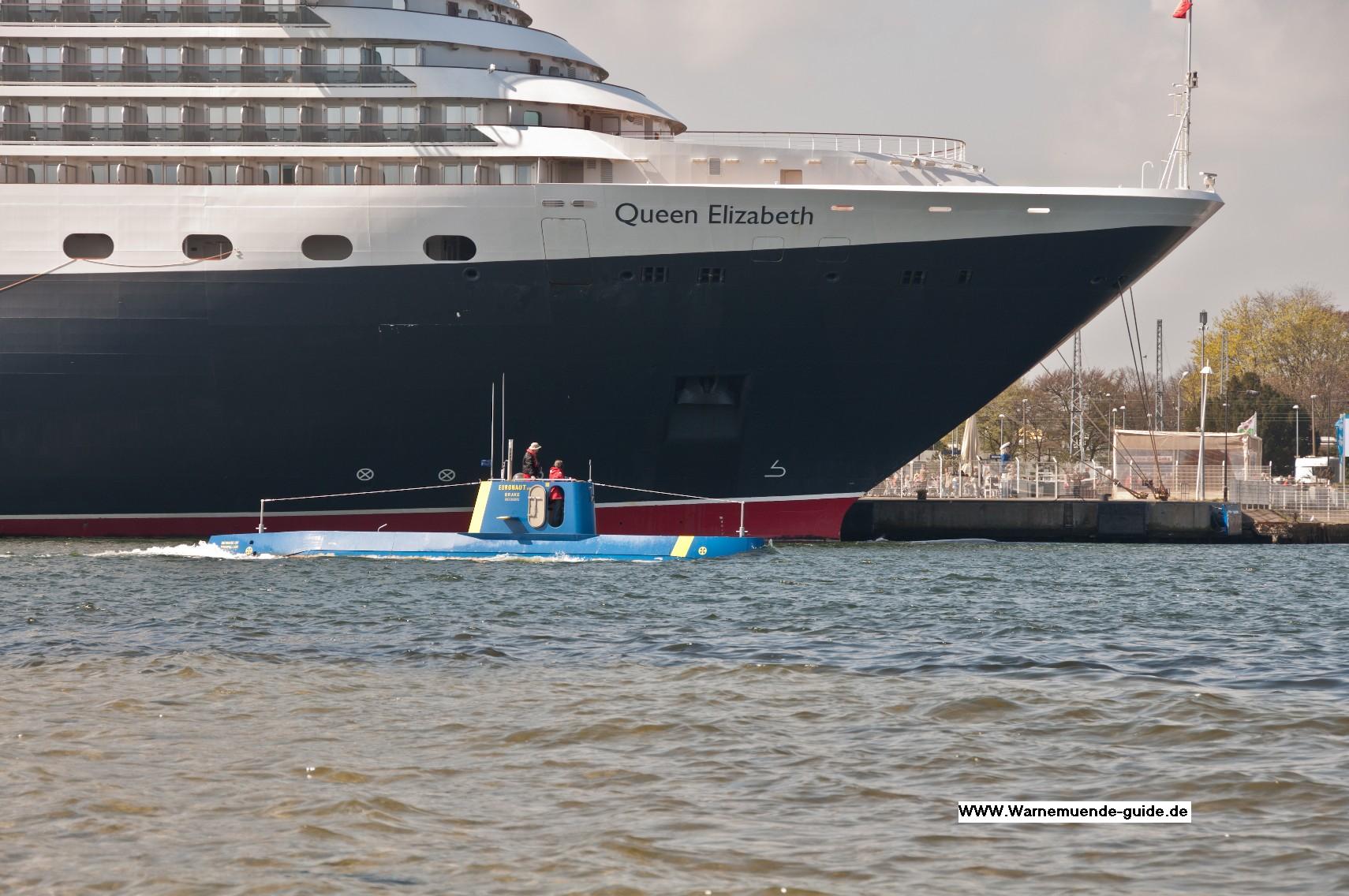 Amateur built submarine Euronaut meets Queen Elizabeth off  RostockWarnemuende : rsubmarines